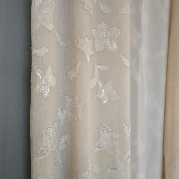 ASTR Cream Floral Long Vest Duster with a fringe - Picture 7 of 8